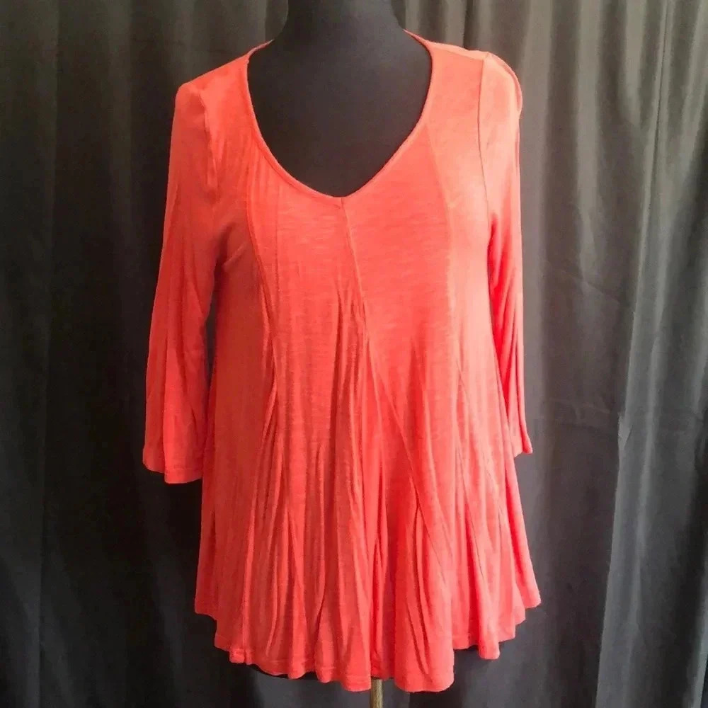 Coral‎ 3/4 Sleeve Flowy Top